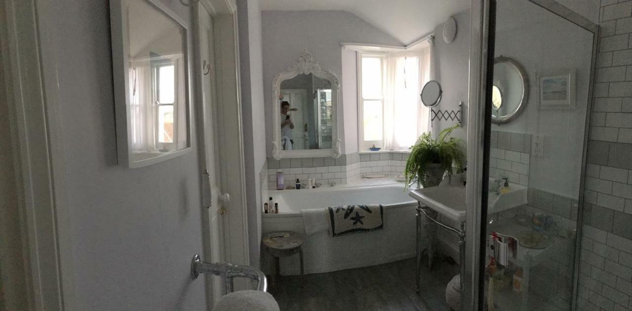 مبيت وإفطار هاستَنغ Anne'S House المظهر الخارجي الصورة